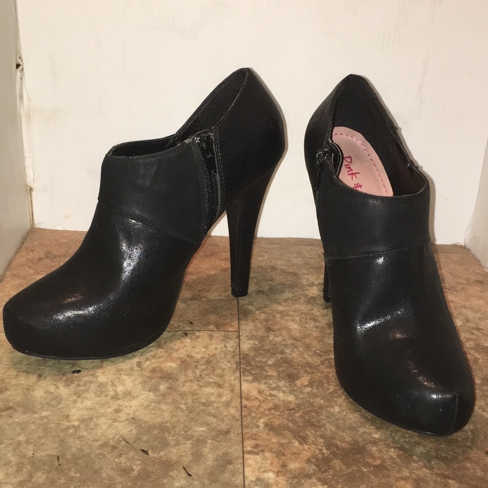 Pink & Pepper high heel booties sz 7.5